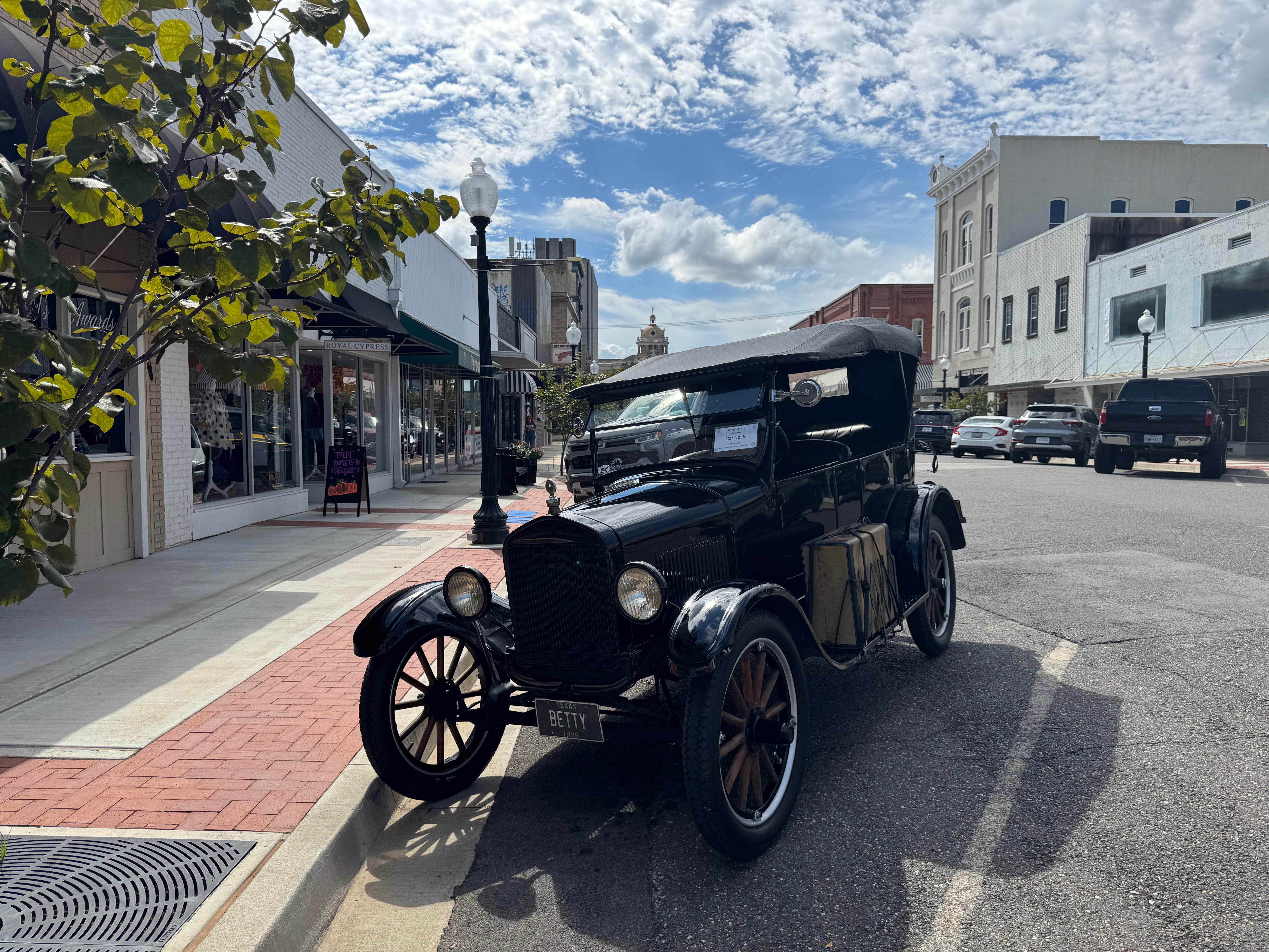 Downtown-Marshall-Antique-Shopping