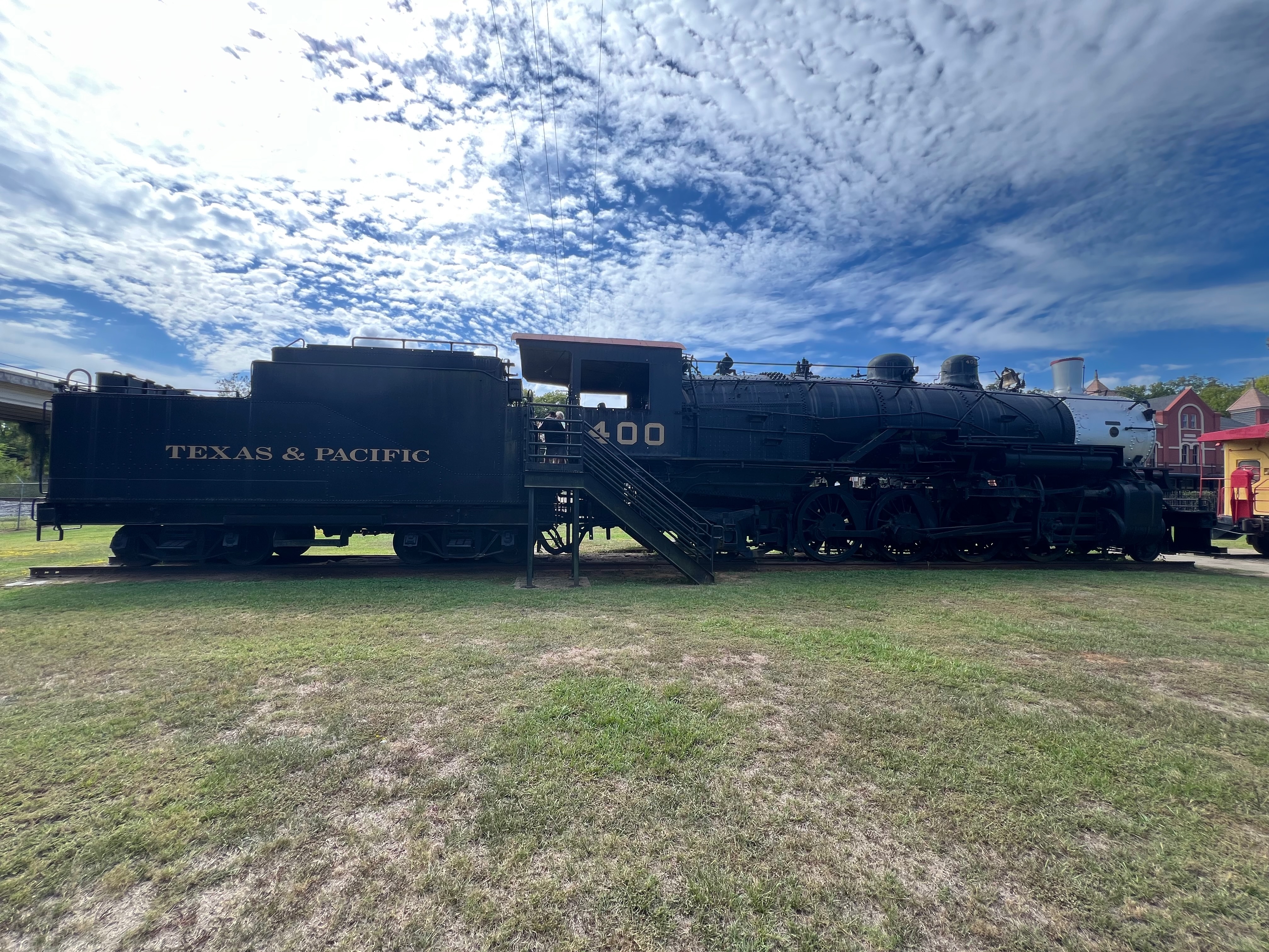 Texas-Pacific-Mikado-Steam-Engine-on-display